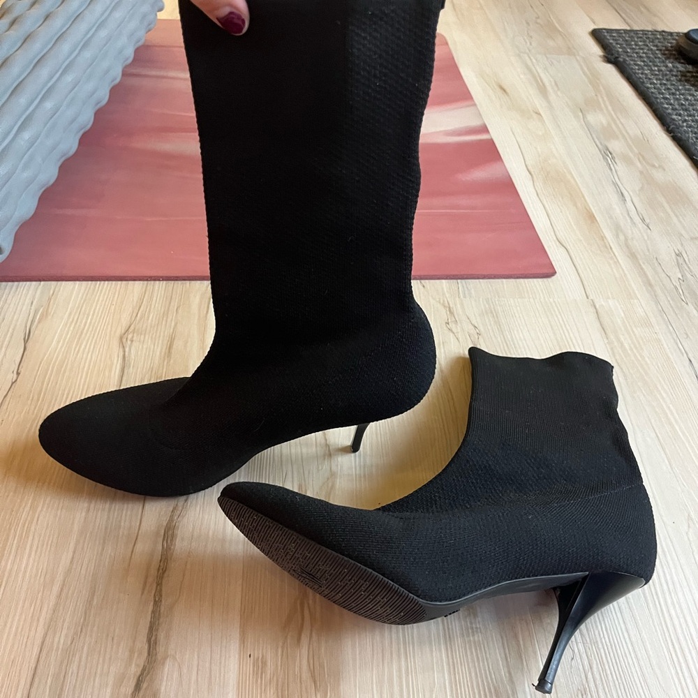 Size 10.5 Stuart Weitzman sock boots